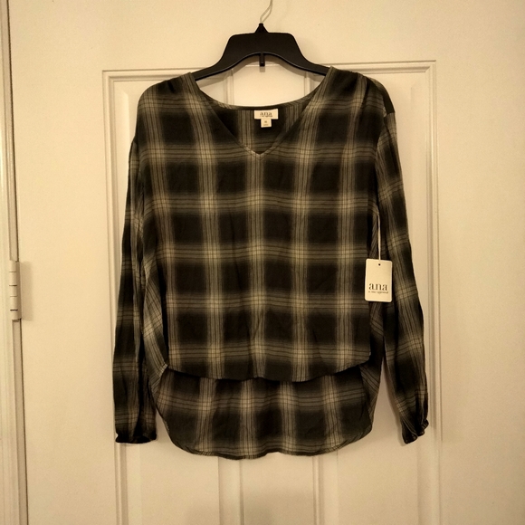 a.n.a Tops - Ana light weight loose blouse XS